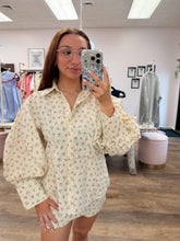 Load image into Gallery viewer, Sweet Magnolia Floral Top
