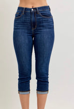 Load image into Gallery viewer, Judy Blue Dark Capri Jean
