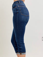 Load image into Gallery viewer, Judy Blue Dark Capri Jean

