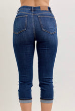 Load image into Gallery viewer, Judy Blue Dark Capri Jean
